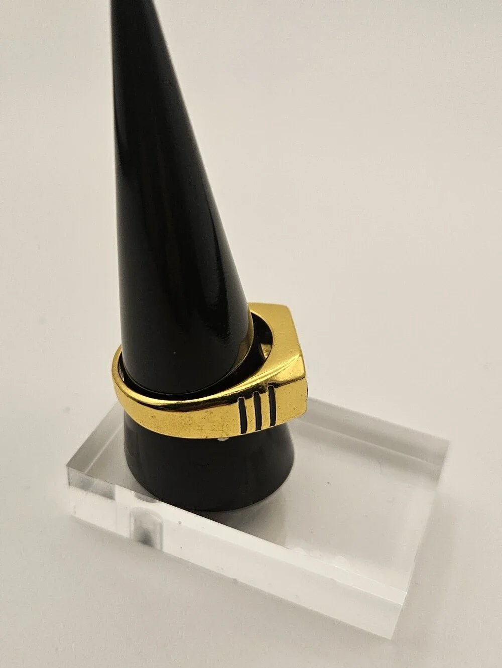 N/A gold tone